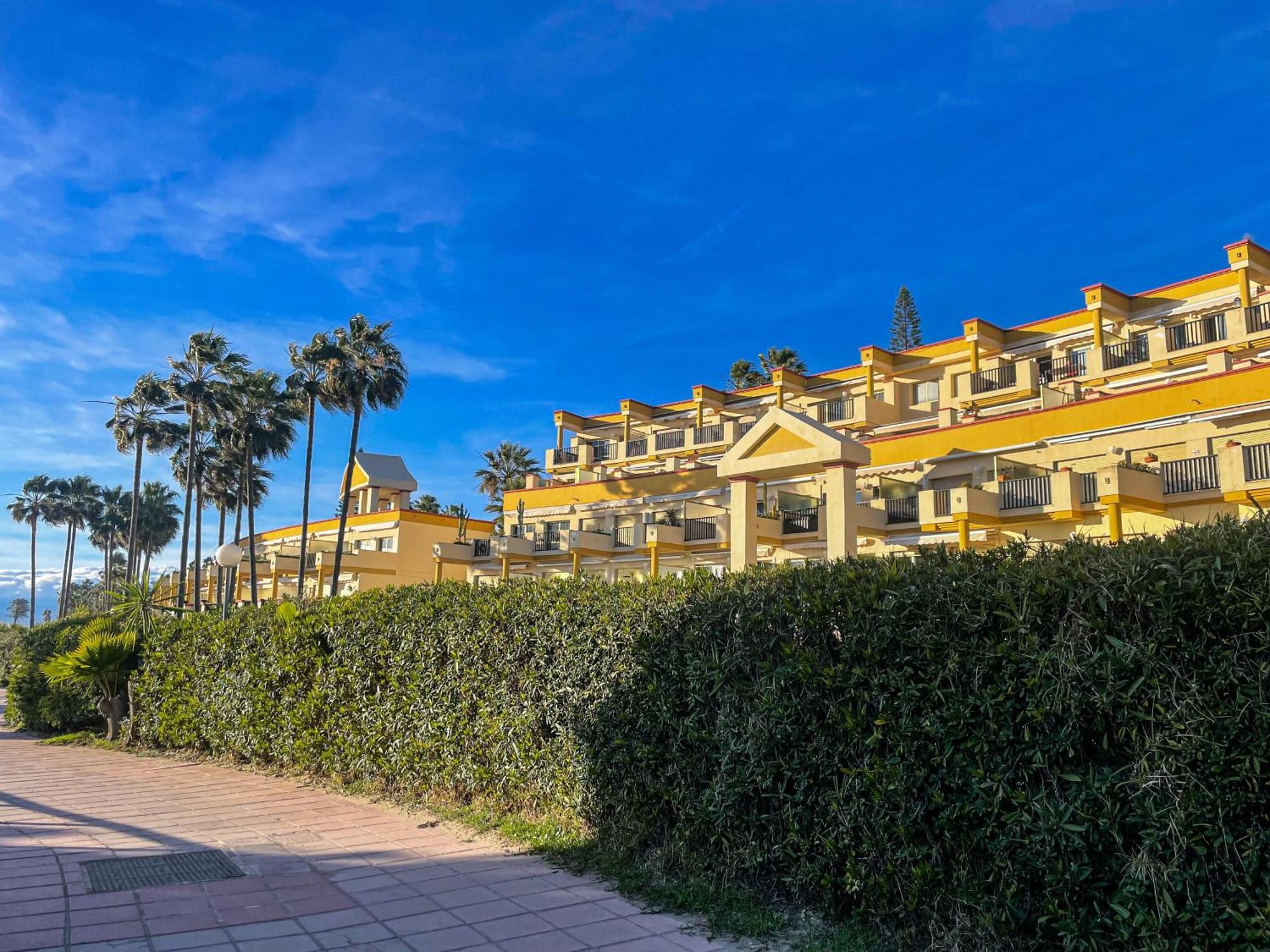 Modern Beach Apartment Romana Playa 723 In Marbella, Elviria Ngoại thất bức ảnh