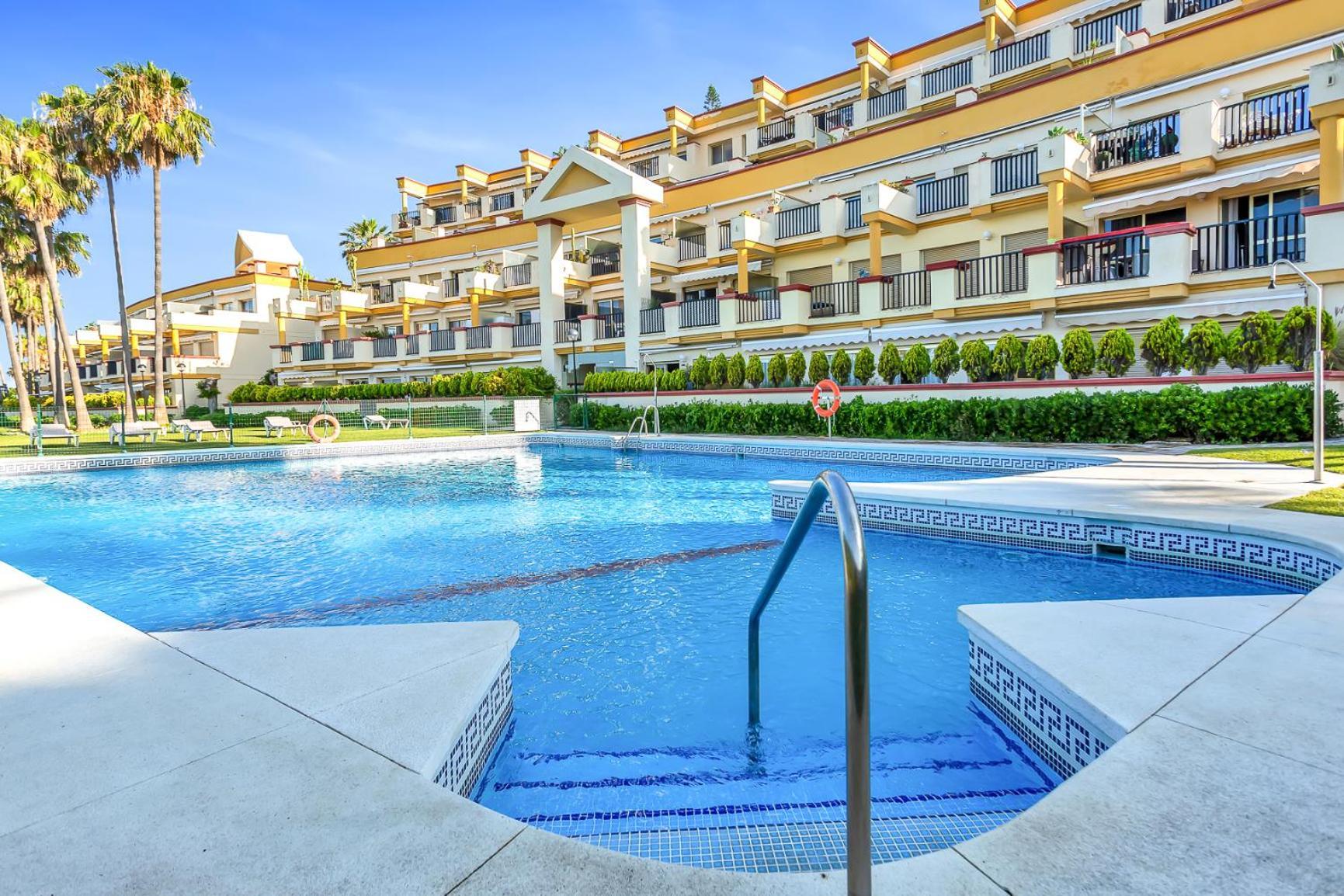 Modern Beach Apartment Romana Playa 723 In Marbella, Elviria Ngoại thất bức ảnh